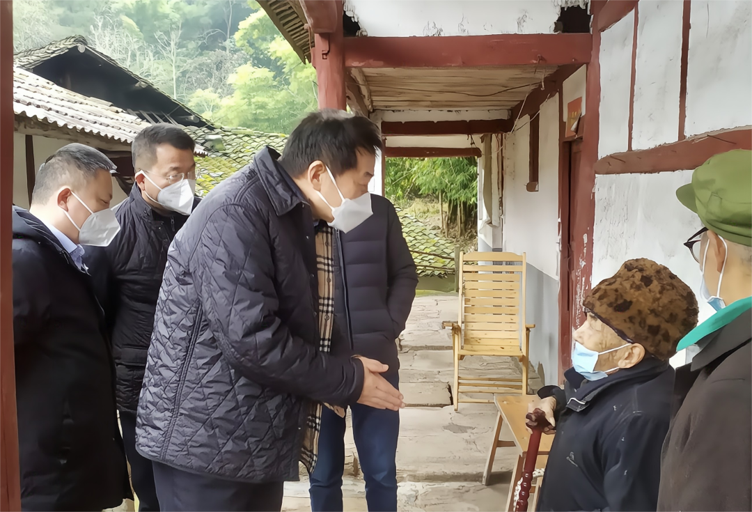 四川省金狮贵宾会集团党委书记、董事长任丁率队赴嘉陵区开展帮扶工作